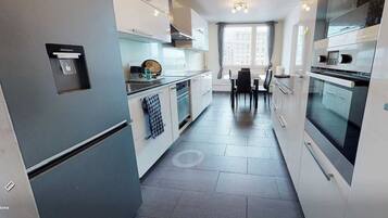 Apartment | Dapur peribadi | Peti sejuk, ketuhar gelombang mikro, ketuhar, dapur