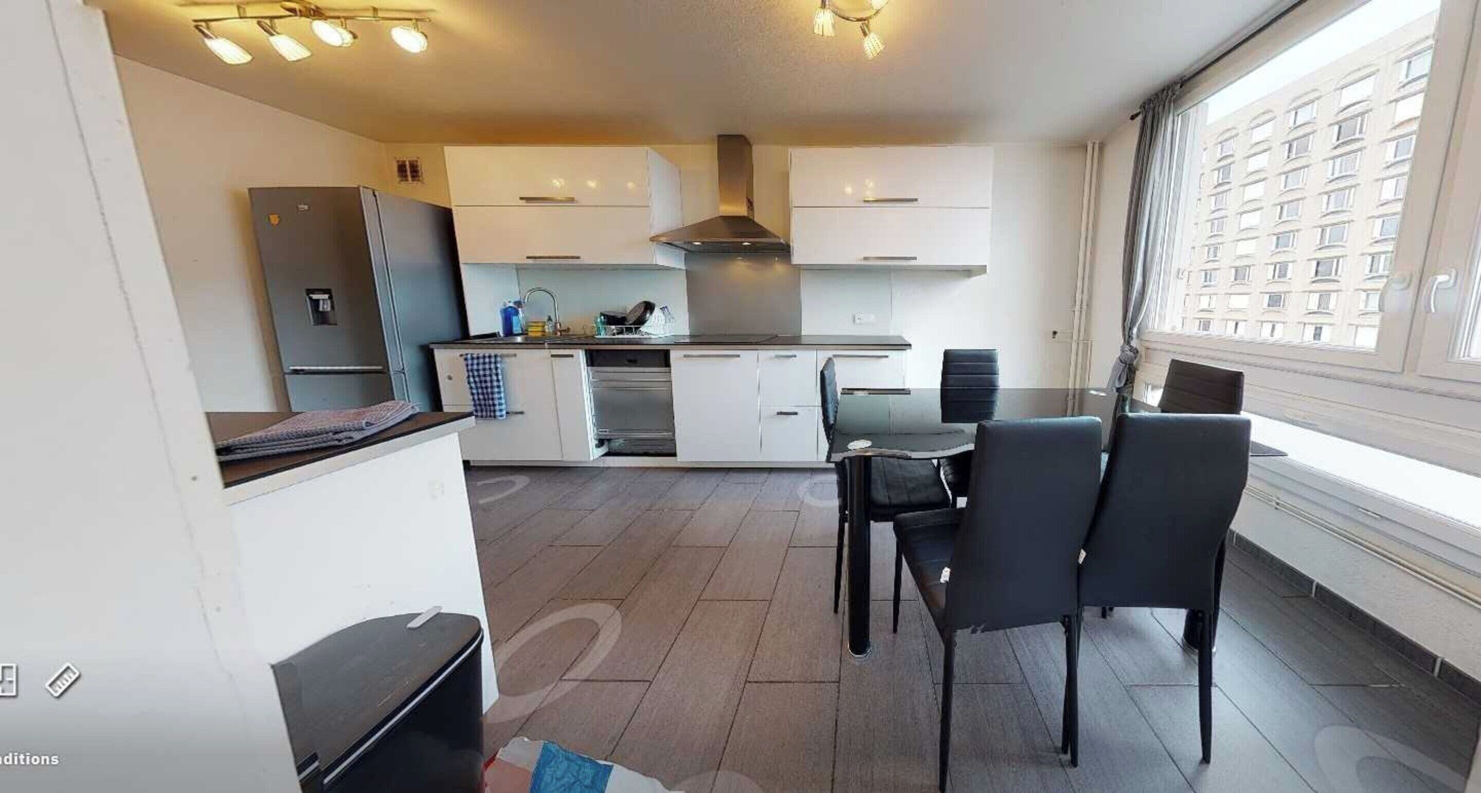 Apartment | Private kitchen | Fridge, microwave, oven, stovetop