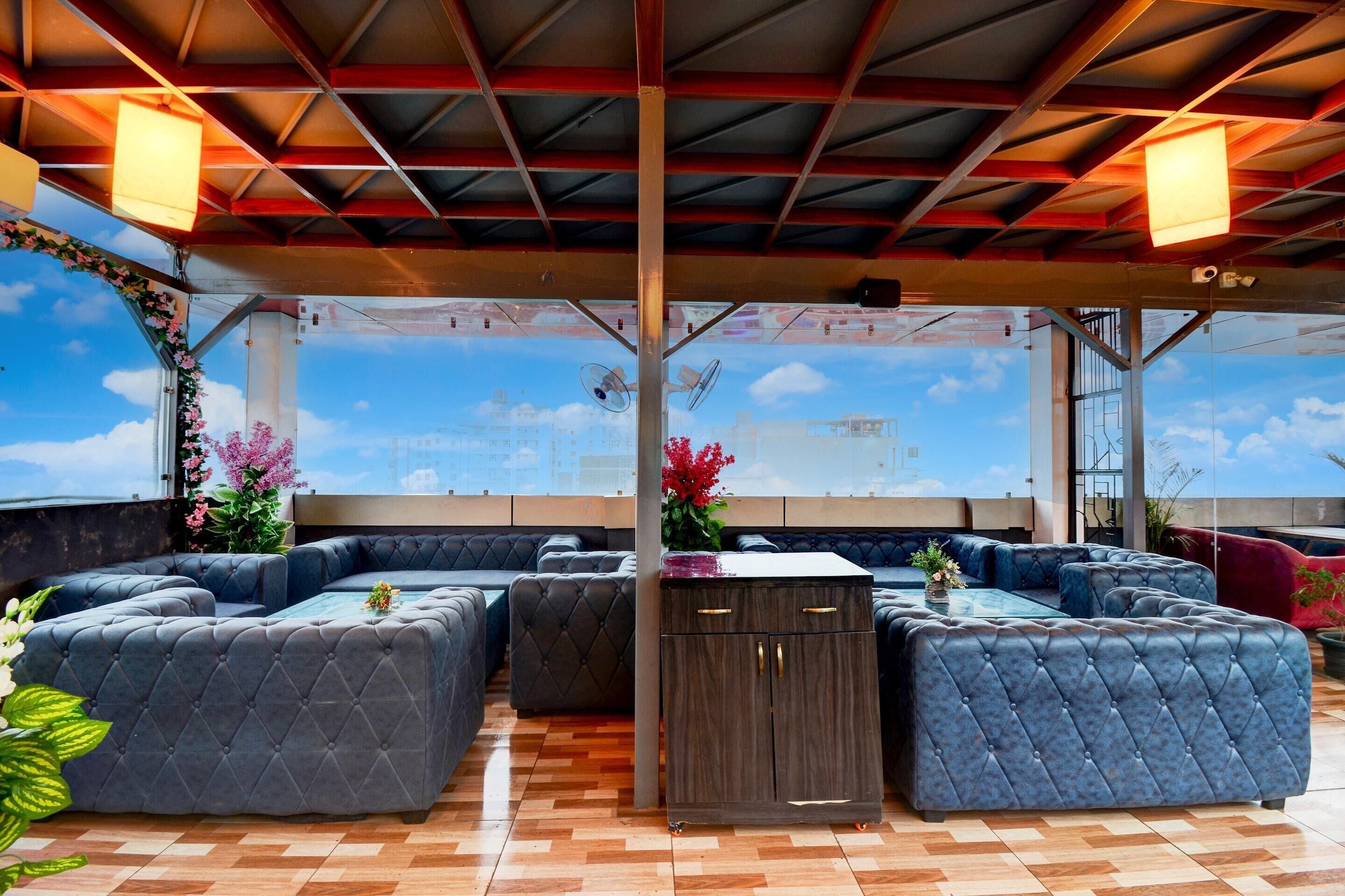 House | Lobby