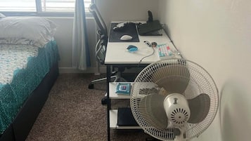 1 habitación, tabla de planchar con plancha y acceso a internet