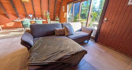 Livias Lodge roof-only house with sauna terrace and garden by the forest