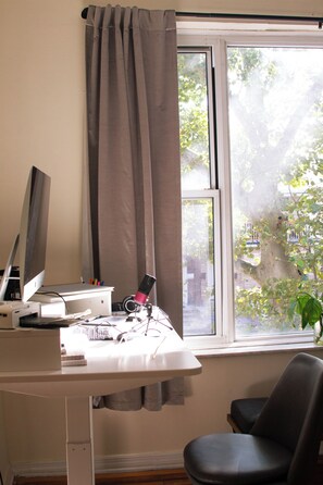 Interior - Comfort meets Beauty, private 2 Bdrm apartment (Brooklyn)
