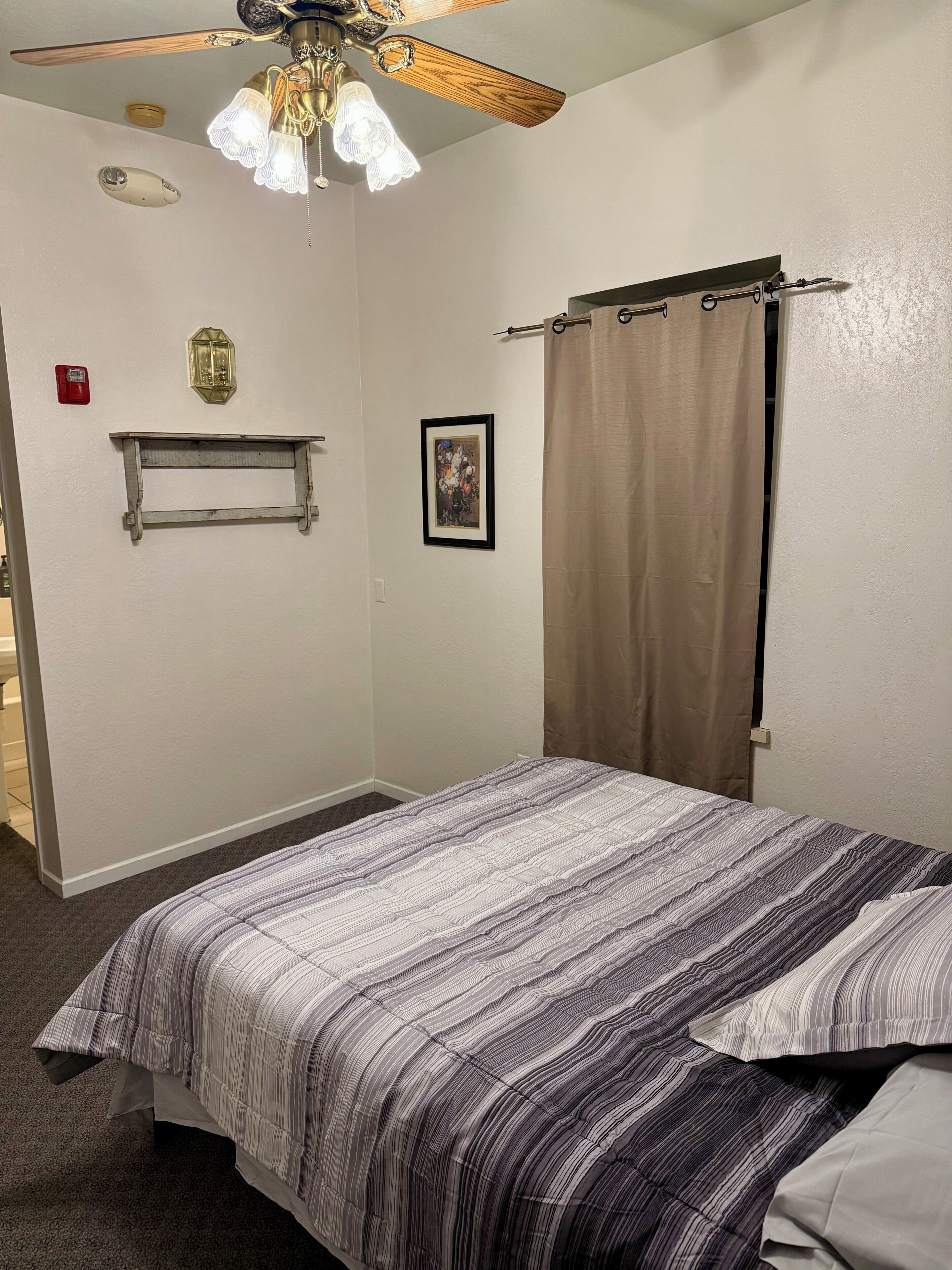 WiFi, bed sheets