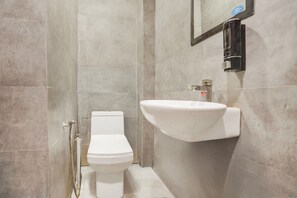House | Bathroom - Saver Single Royal Inn (New Delhi)