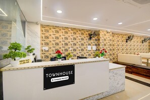 House | Reception - Super Deluxe Room Hotel Budget In (Lucknow)
