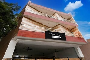 House | Exterior - Super Deluxe Room Hotel Budget In (Lucknow)