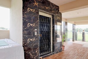 Rumah | Resepsionis