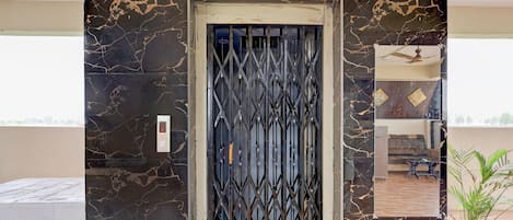 House | Reception