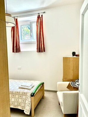 Room - Vrbo Property (Gravedona)