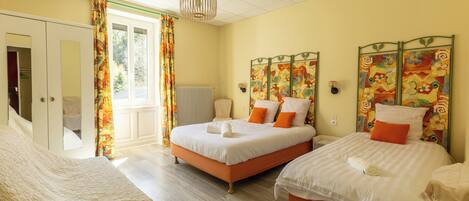 5 bedrooms, iron/ironing board, travel cot, free WiFi