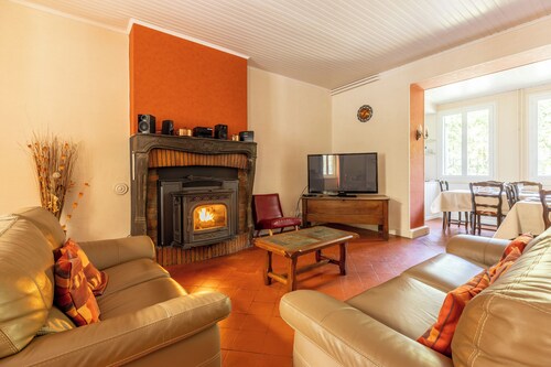 Gîte 12 pers. | 300m² | Puy de Dôme à 5 min | Famille & Groupe