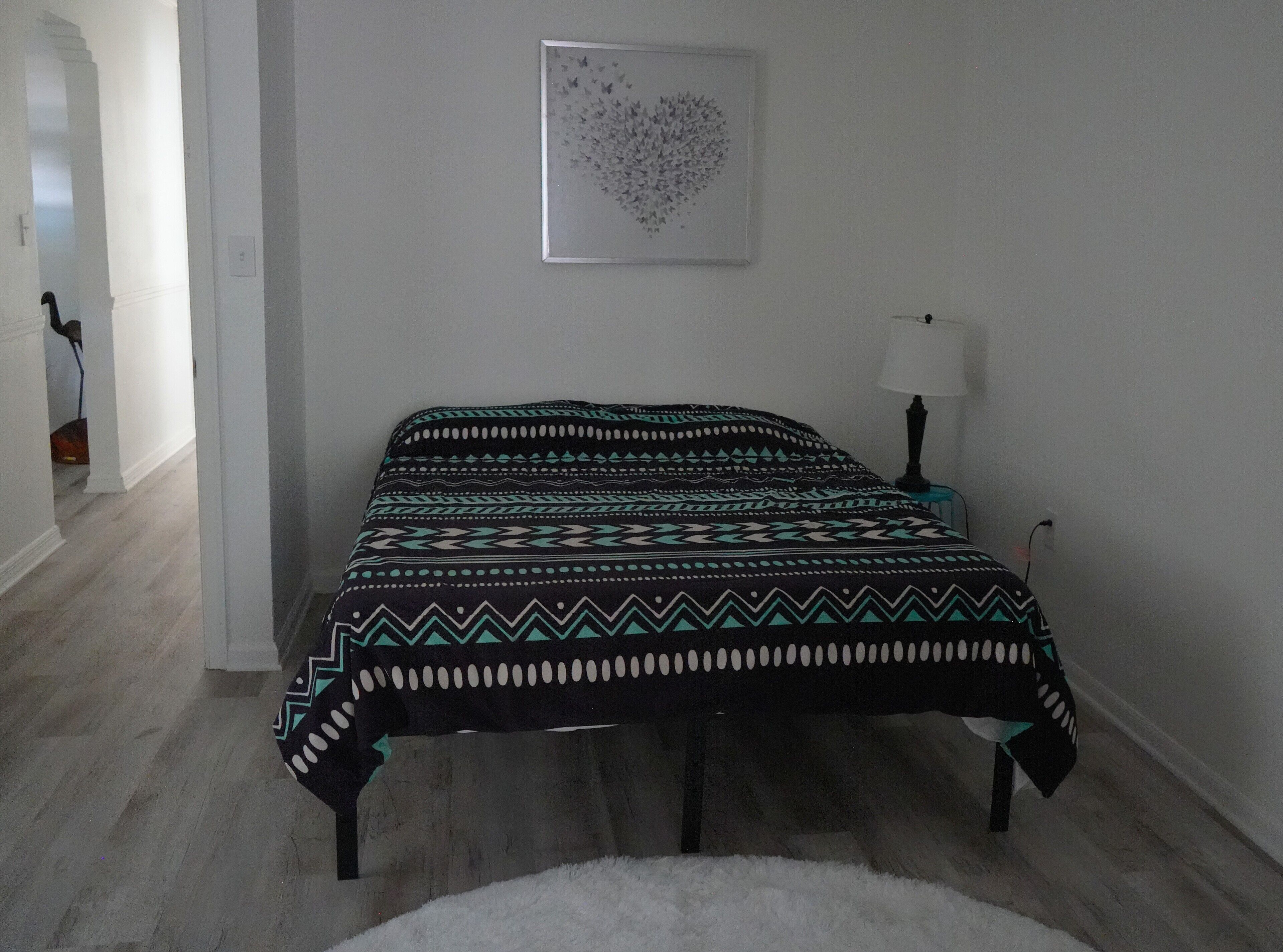 2 bedrooms, internet, bed sheets