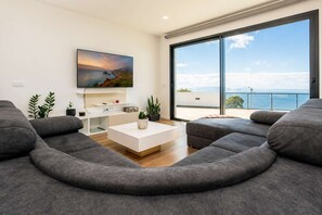 TV, offices - Oceanfront Villa with Breathtaking Sea Views (Santa Cruz)