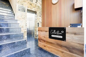 Hus | Reception