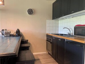 Private kitchen - Vrbo Property (Uvernet-Fours)