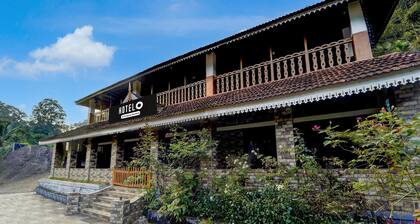 Premium Kallar Vattiyar Waterfalls Munnar