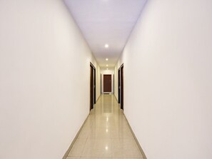 Interior - Super Deluxe Room Jagadamba Junction (Visakhapatnam)
