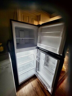 Interior - Charming Studio with AC in Upper Marlboro (Upper Marlboro)