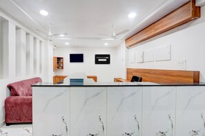 Hus | Reception
