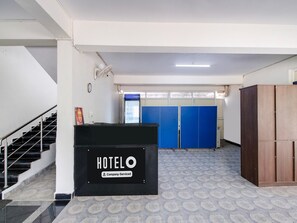 House | Reception - Deluxe Hotel O Vizag IT Hill Rushikonda (Visakhapatnam)