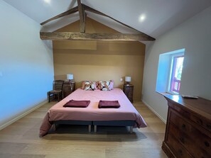 Iron/ironing board, WiFi, bed sheets - Luxury home with spacious rooms (Pouillon)
