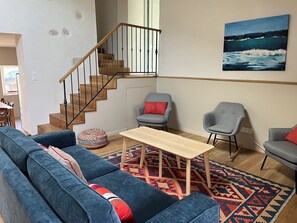 Living area - Luxury home with spacious rooms (Pouillon)