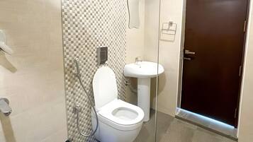 Basic Double Room, Hill View | Bathroom