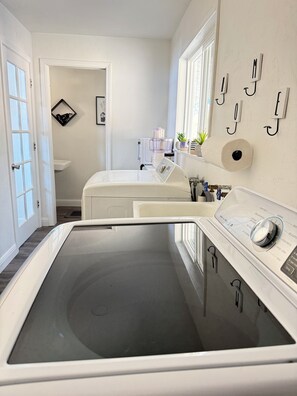 Dusche, Haartrockner, Bidet, Handtücher