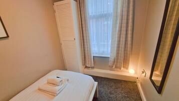 4 chambres, fer et planche à repasser, Wi-Fi, draps fournis