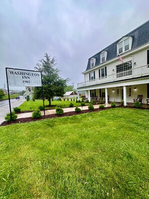 Exterior - Fisherman's Den At The Washington Inn (Fries)