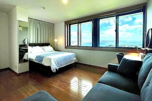 5 habitaciones, tabla de planchar con plancha y wifi gratis