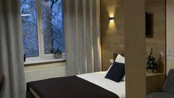 Laptop workspace, soundproofing, free WiFi, wheelchair access