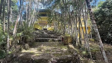 Apartment, 3 Bedrooms, Smoking, Patio | Property grounds