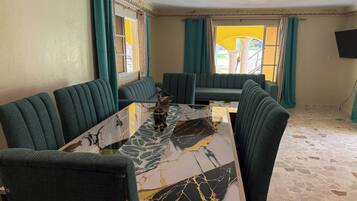 Apartment, 3 Bedrooms, Smoking, Patio | Dining