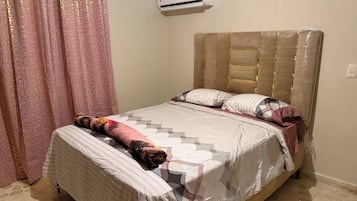 Apartment, 3 Bedrooms, Smoking, Patio | 3 bedrooms
