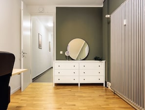 Interior - FeWocation Aachen | Spacious City APT • Nähe HBF (Aachen)