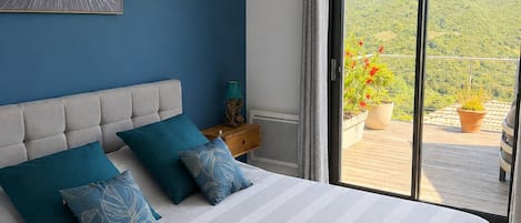 3 chambres, fer et planche Ă repasser, lit parapluie, accĂšs Internet