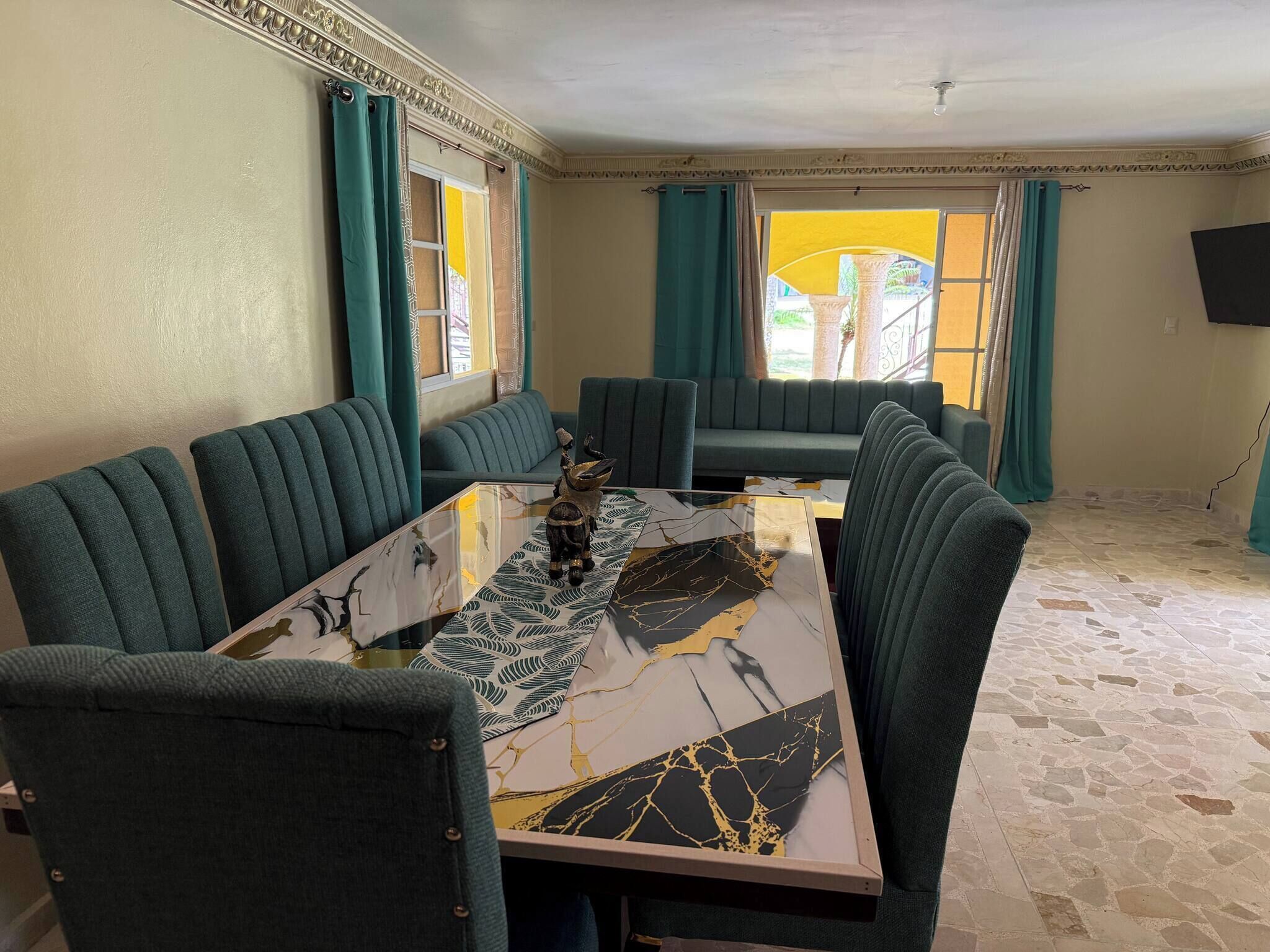 Apartment, 5 Bedrooms, Smoking, Patio | Dining