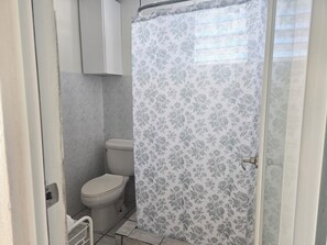 Apartamento, vista para a cidade | Banheiro