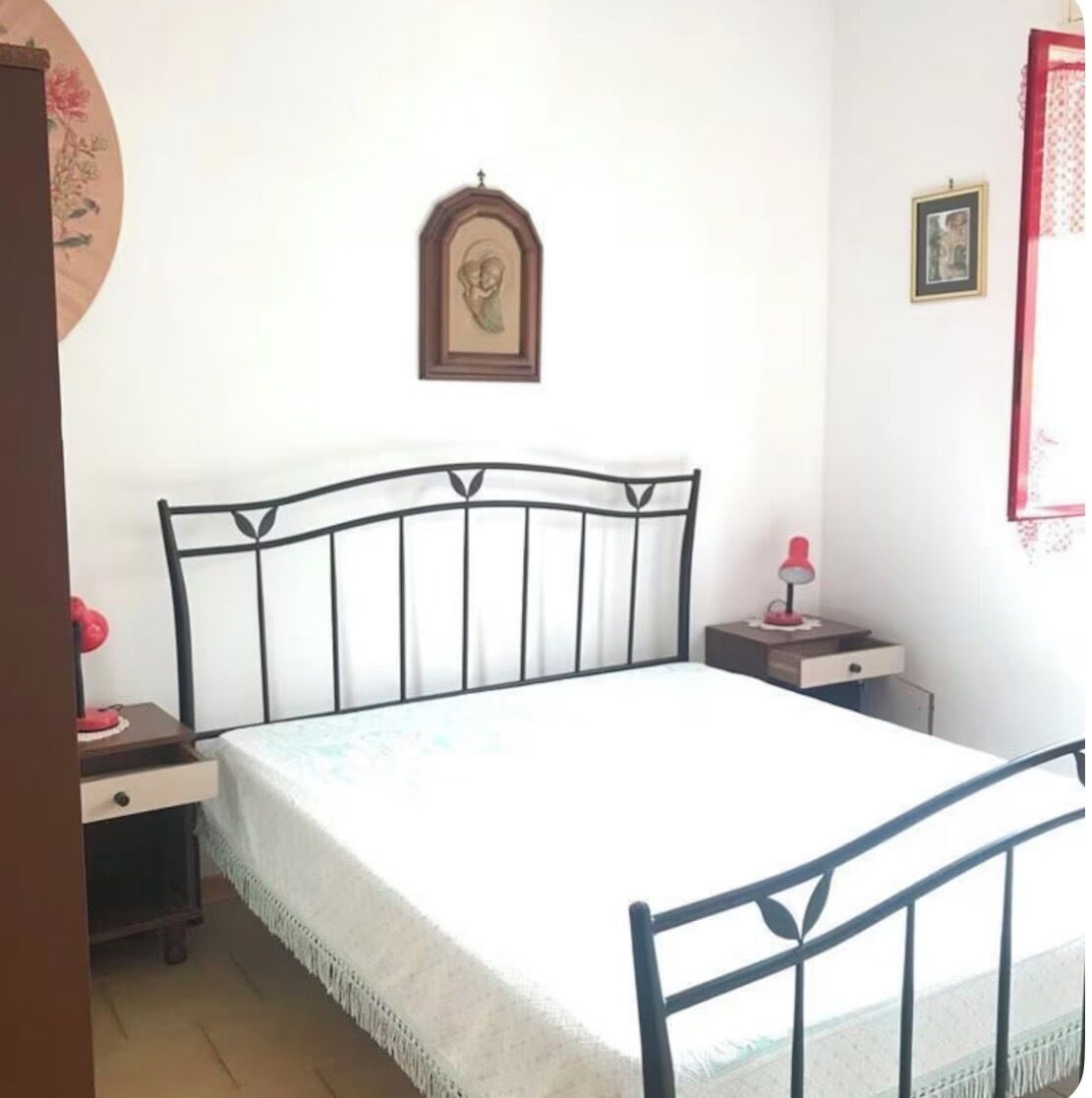 3 chambres, fer et planche à repasser