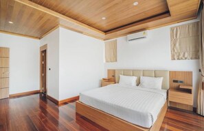 Quarto, 3 quartos, piscina particular | 3 quartos
