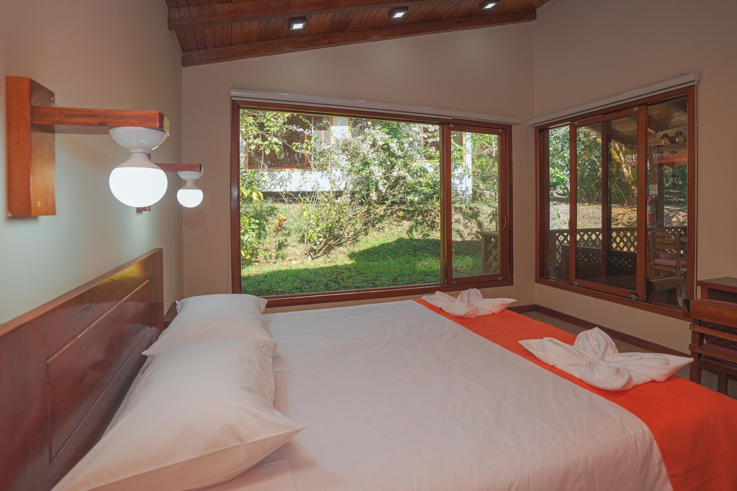 Family Townhome, Garden View, Garden Area | Blackout curtains, iron/ironing board, free WiFi