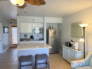 Interior - Cozy 1-bedroom condo in lovely Dunedin (Dunedin)