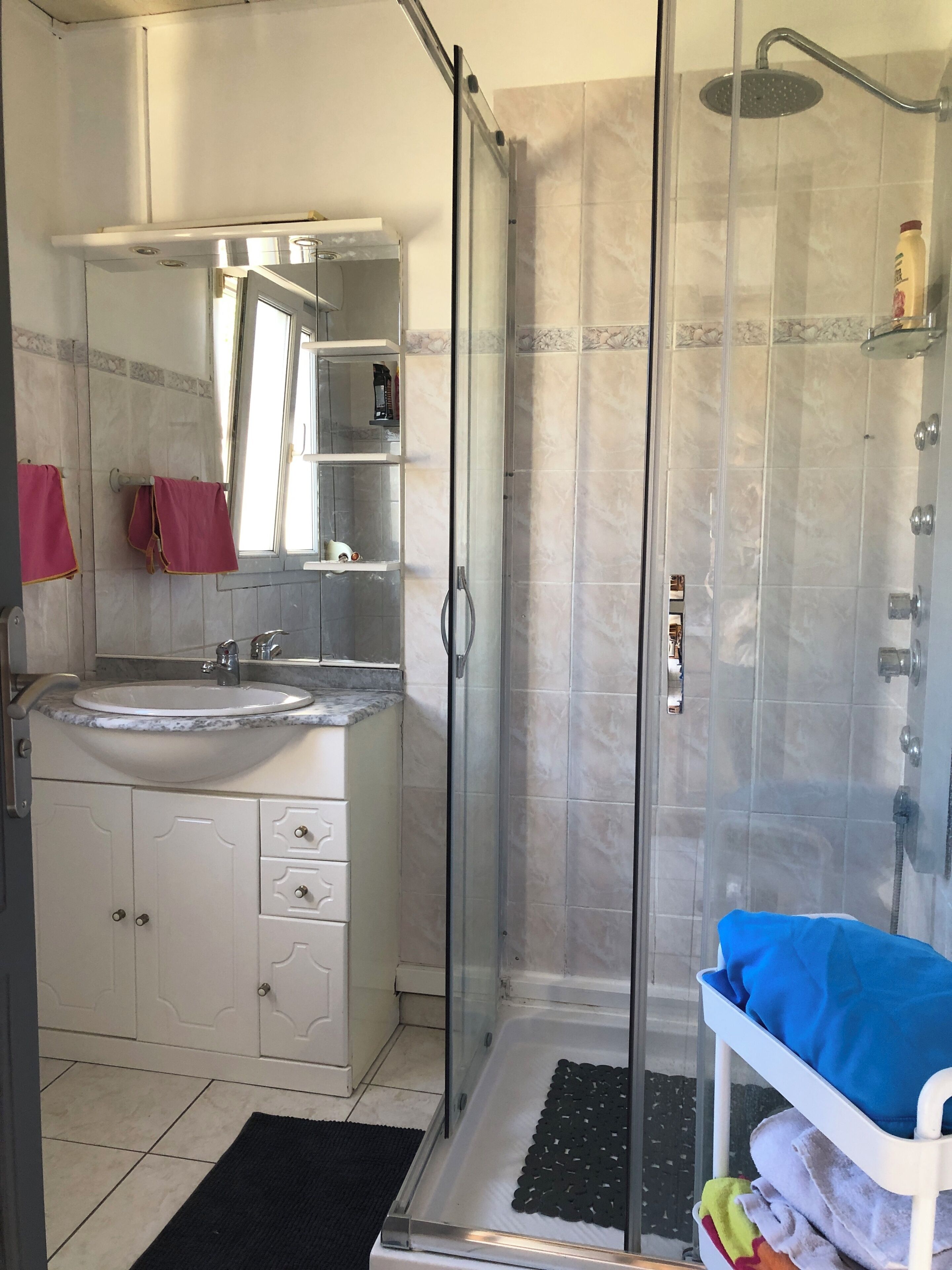 Shower, toilet paper