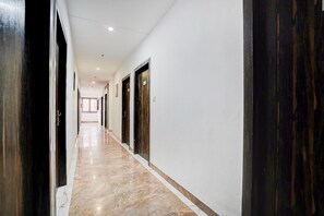 House | Interior - Super Deluxe Room Golden Temple Amritsar A Star (Amritsar)