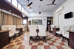Dining - Super Deluxe Room Golden Temple Amritsar A Star (Amritsar)