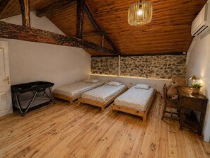Room - Vrbo Property (Arguenos)