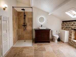 Bathroom - Vrbo Property (Arguenos)