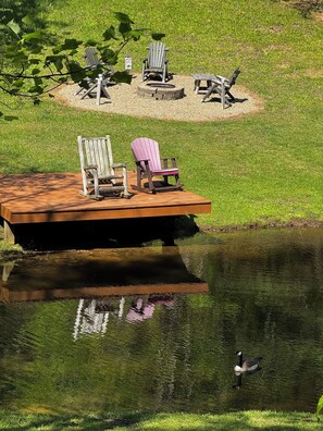 Property grounds - Romantic Luxury Retreat w/Hot Tub + Resort Pool -6.4 miles to Dollywood! (Sevierville)