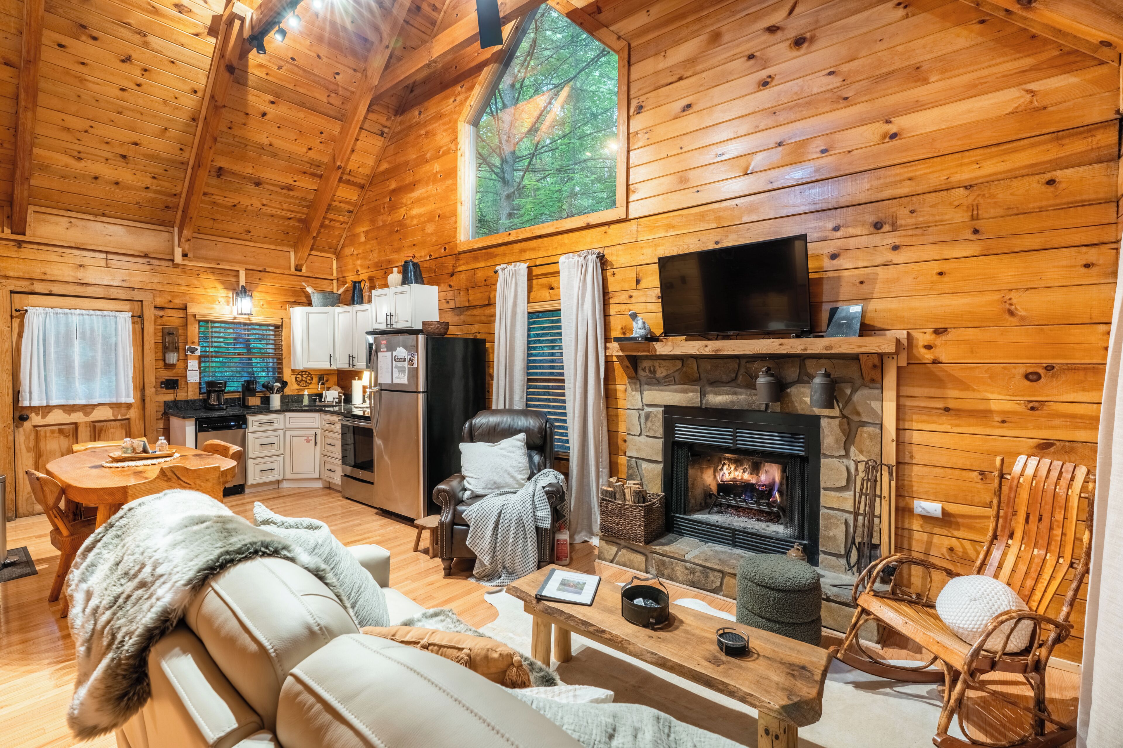 Smart TV, fireplace, DVD player